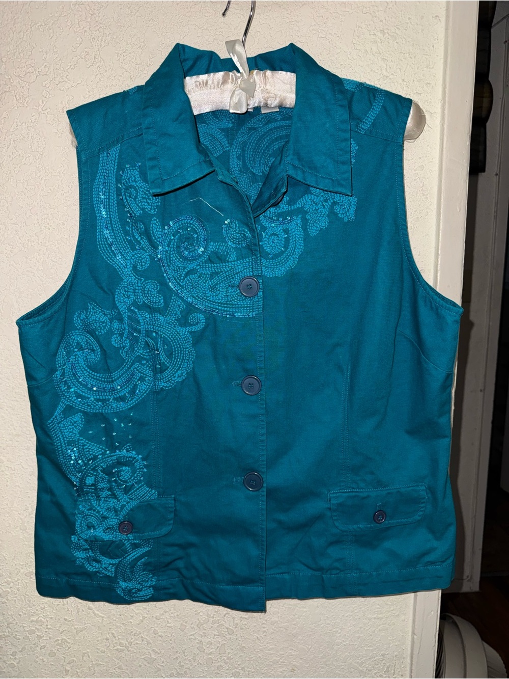 Chico's Teal Embroidered V-Neck Shell size 3